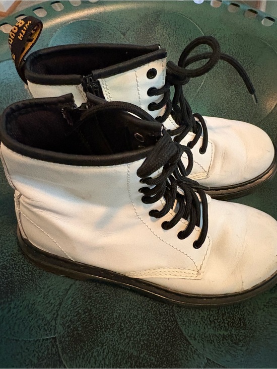 Dr. Martens Other - Dr.Martins girls size 3